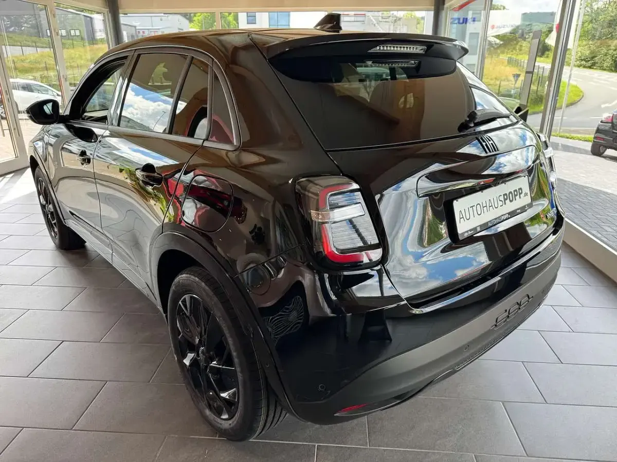 Neu Fiat 600 Sport 145 PS (106 kW) 2026 Schwarz SUV