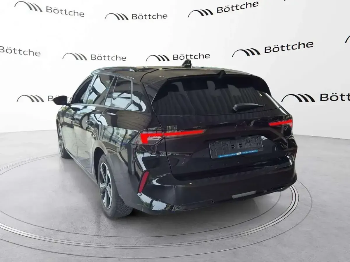 Gebraucht Opel Astra 131 PS (96 kW) 2025 Lackierung schwarz perla nera/typ aussenverkleidung metallic perlmutt Kleinwagen