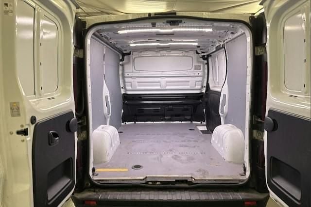 Gebraucht Renault Trafic Komfort 145 PS (106 kW) 2020 Weiß Van / Kleinbus