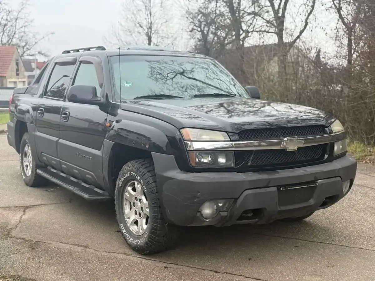 Używany Chevrolet Avalanche 286 KM (210 kW) 2003 Czarny Pickup