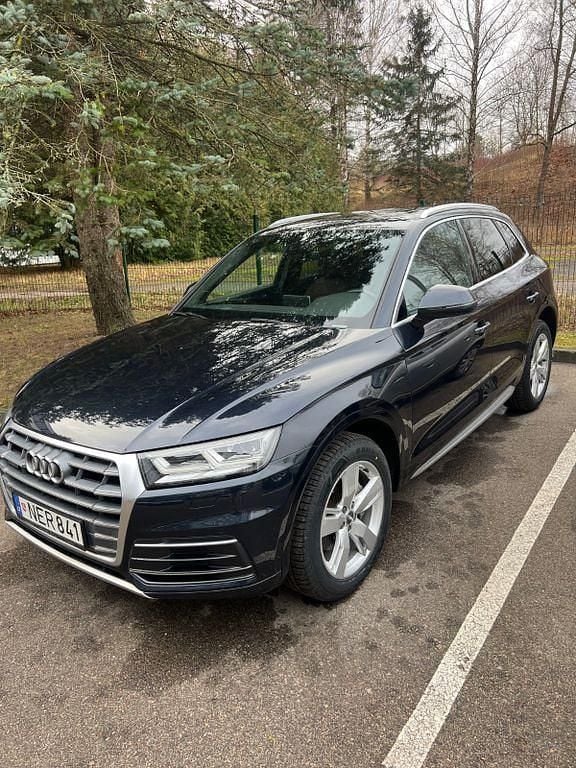 Blau Gebraucht 2018 Audi Q5 Design SUV | 20.750 € (Guter Preis) - Bild 1/4