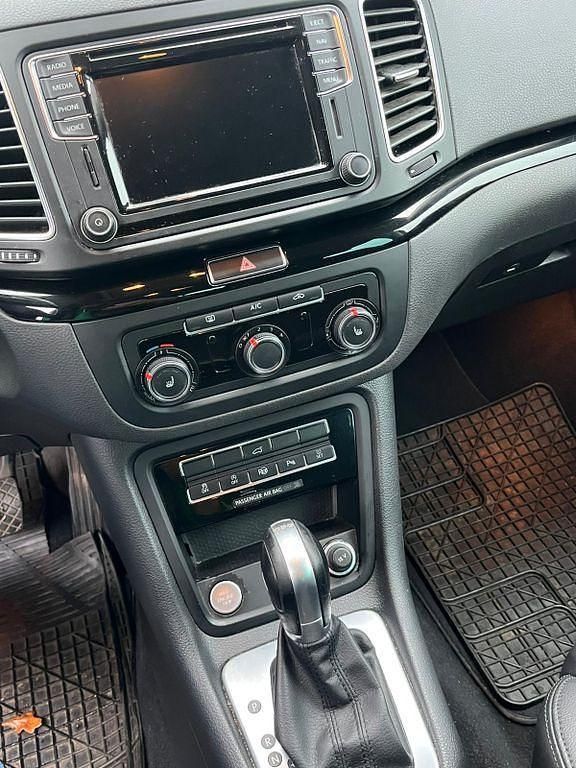 Gebraucht VW Sharan Highline 150 PS (110 kW) 2017 Grau Van / Kleinbus