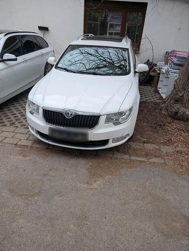 Gebraucht Skoda Superb Active 170 PS (125 kW) 2012 Weiß Kombi