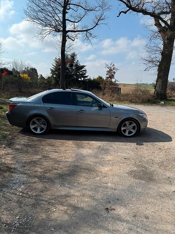Gebraucht BMW 525 250 PS (183 kW) 2007 Grau Limousine