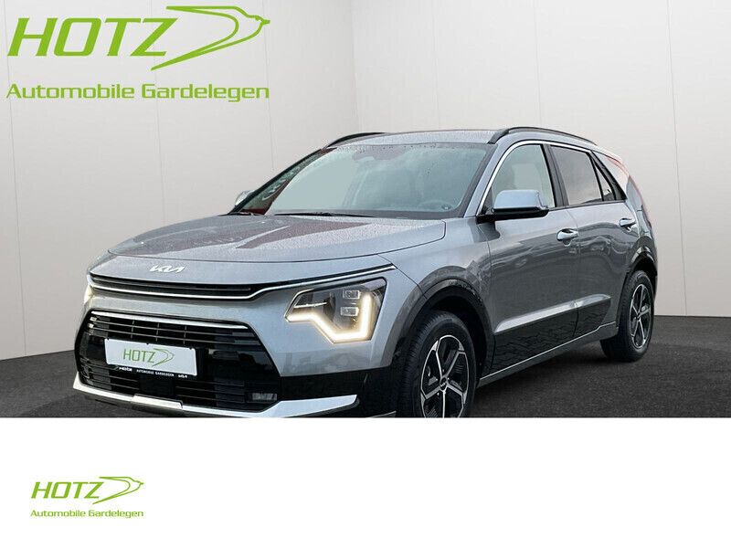 Stahlgrau metallic Neu 2025 Kia Niro Comfort SUV | 32.445 € (Guter Preis) - Bild 1/4