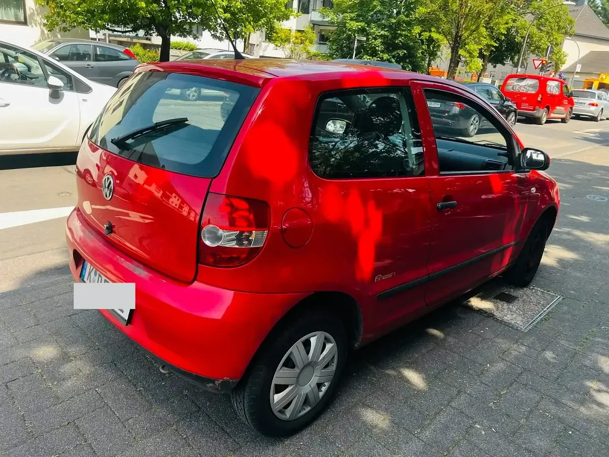 Gebraucht VW Fox 54 PS (39 kW) 2008 Rot Kleinwagen