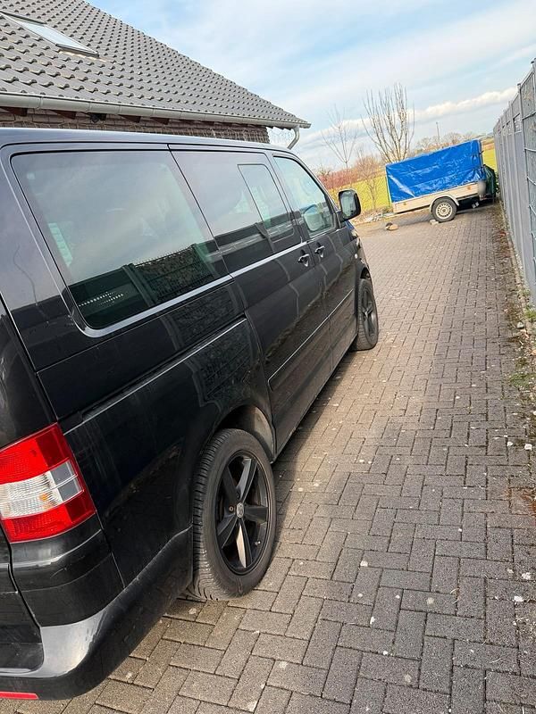 Second-hand VW T5 131 CP (96 kW) 2003 Negru Van