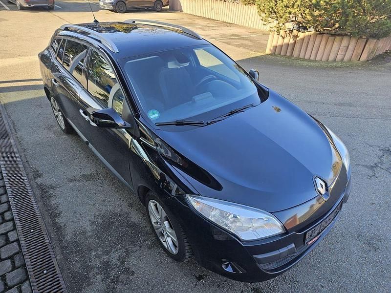 Gebraucht Renault Mégane III 131 PS (96 kW) 2011 Schwarz Limousine