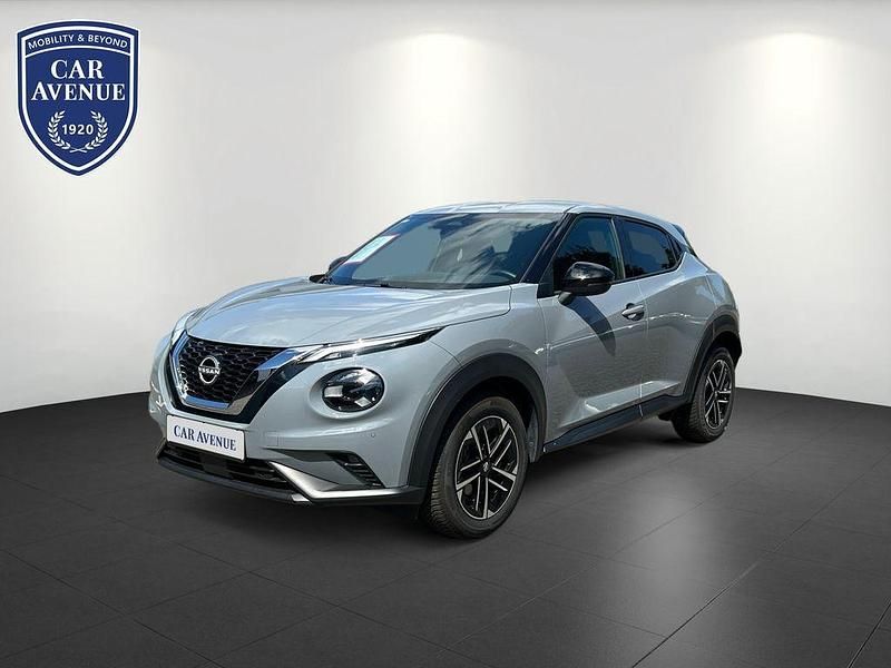 Grau (ceramicgrau (grau)) Gebraucht 2024 Nissan Juke N-Connecta SUV | 22.990 € (Fairer Preis) - Bild 1/4
