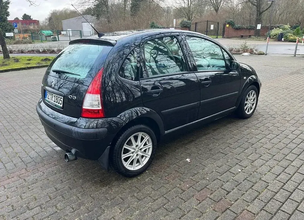 Używany Citroën C3 68 KM (50 kW) 2007 Czarny Sedan/Limuzyna