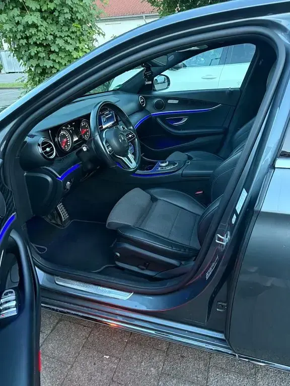 Gebraucht Mercedes E200 184 PS (135 kW) 2019 Grau Limousine