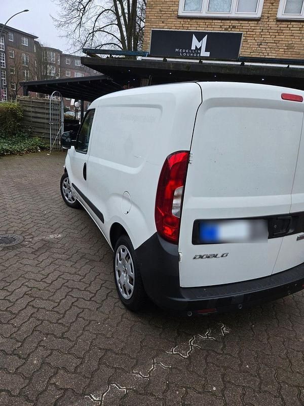 Gebraucht Fiat Doblò Easy 120 PS (88 kW) 2018 Weiß Van / Kleinbus