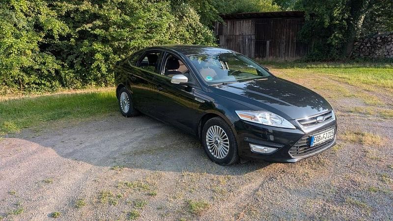 Gebraucht Ford Mondeo Trend 160 PS (117 kW) 2012 Schwarz Limousine