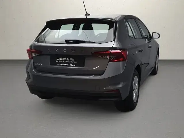 Neu Skoda Fabia Essence 95 PS (69 kW) 2025 Graphite grau metallic Limousine