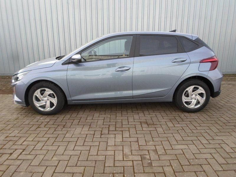 Gebraucht Hyundai i20 Select 79 PS (58 kW) 2024 Blau Limousine