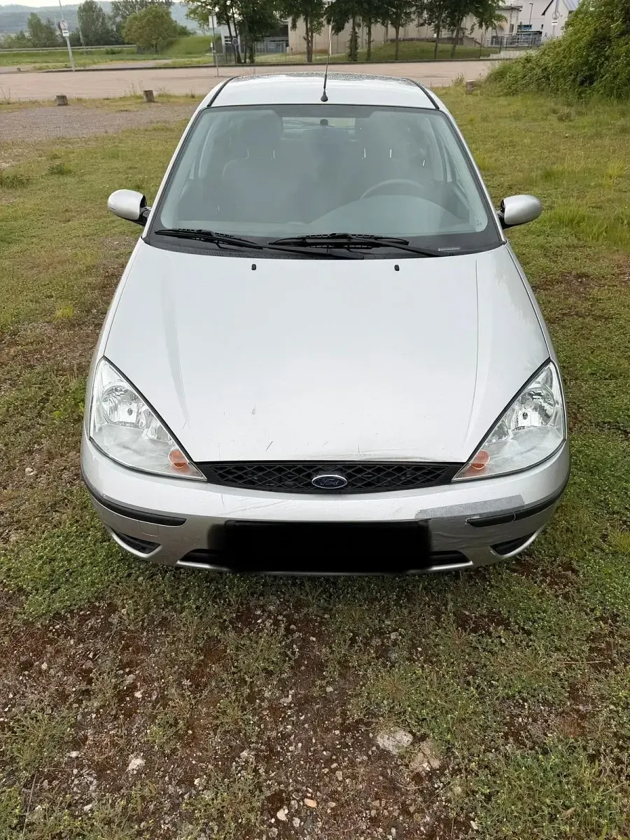 Gebraucht Ford Focus 75 PS (55 kW) 2002 Silber Limousine
