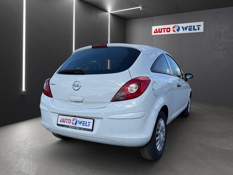 Gebraucht Opel Corsa Active 69 PS (50 kW) 2014 Weiß Kleinwagen