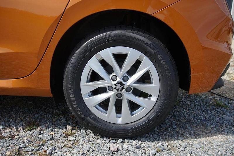 Neu Skoda Fabia 95 PS (69 kW) 2025 Phönix orange metallic Kleinwagen