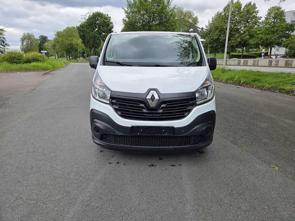 Gebraucht Renault Trafic Komfort 145 PS (106 kW) 2018 Weiß Van / Kleinbus