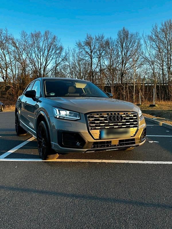 Gebraucht Audi Q2 S-Line 150 PS (110 kW) 2018 Grau SUV