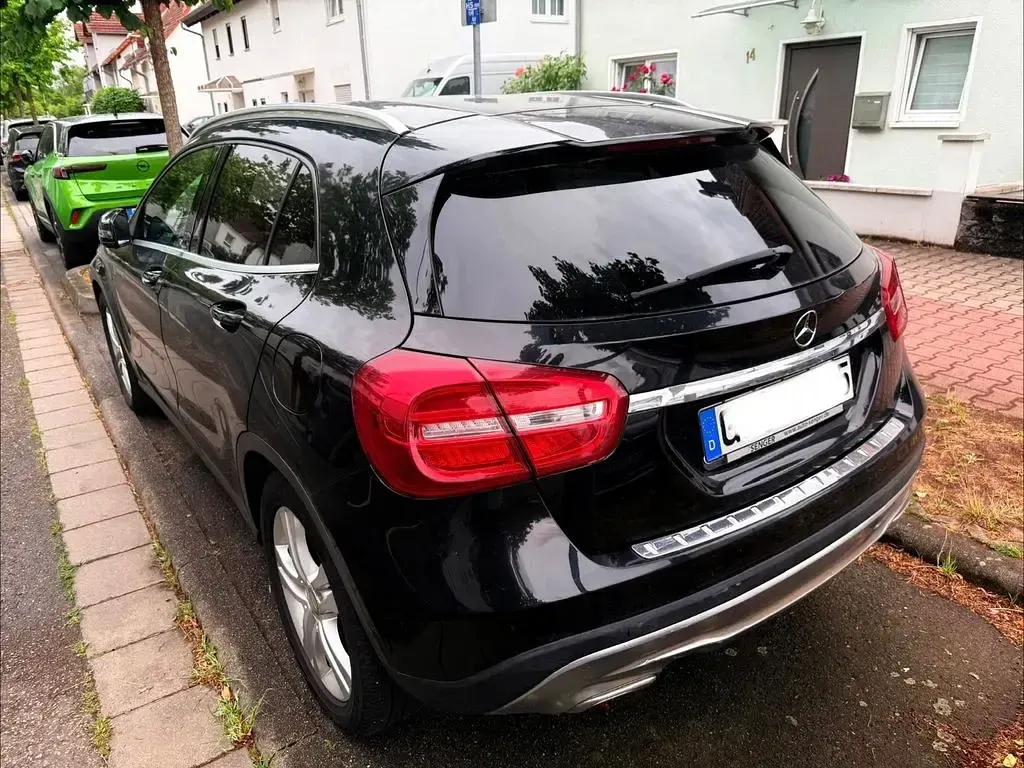 Gebraucht Mercedes GLA200 136 PS (100 kW) 2014 Schwarz SUV