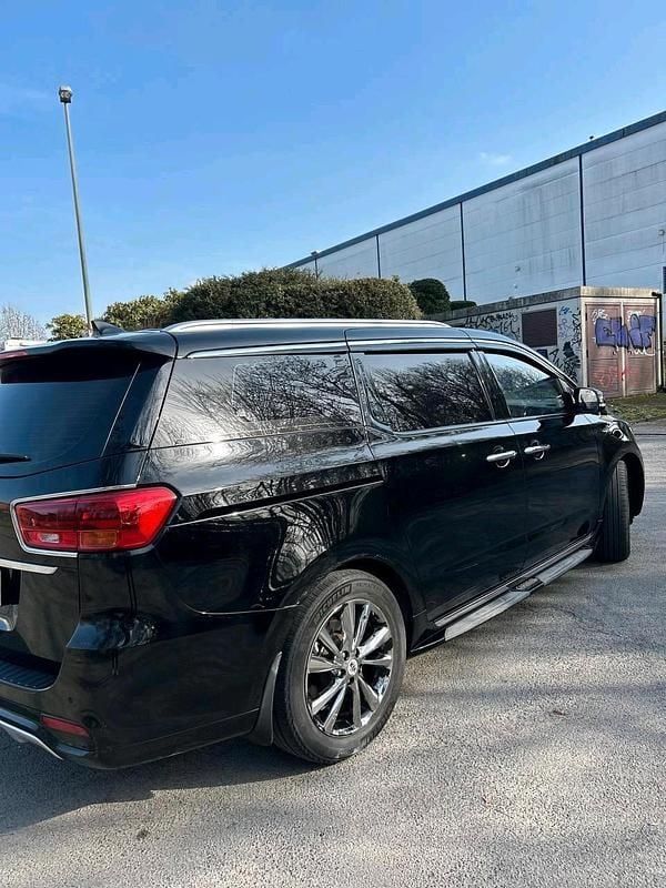 Gebraucht Kia Carnival 194 PS (142 kW) 2019 Schwarz Van / Kleinbus