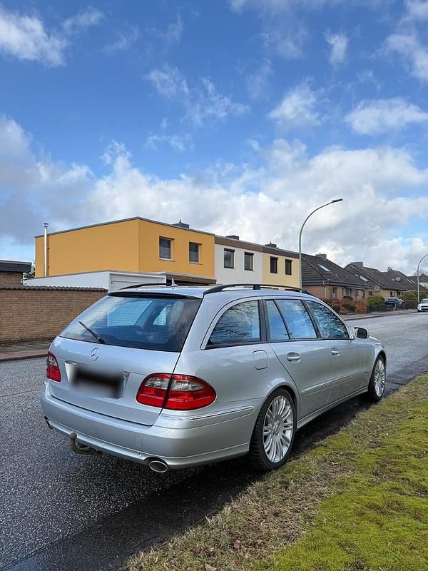 Gebraucht Mercedes E320 224 PS (164 kW) 2007 Silber Kombi