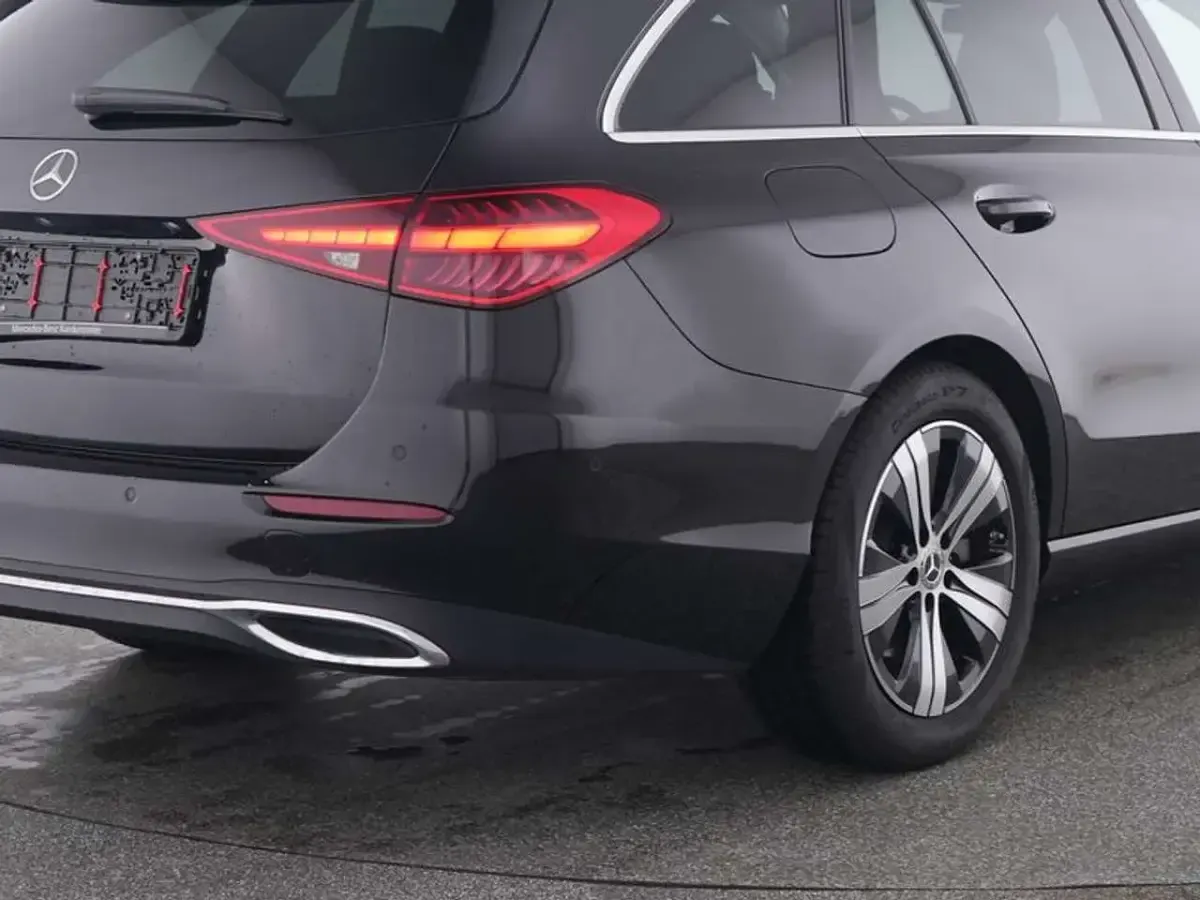 Gebraucht Mercedes C180 Avantgarde 170 PS (125 kW) 2025 Schwarz Kombi