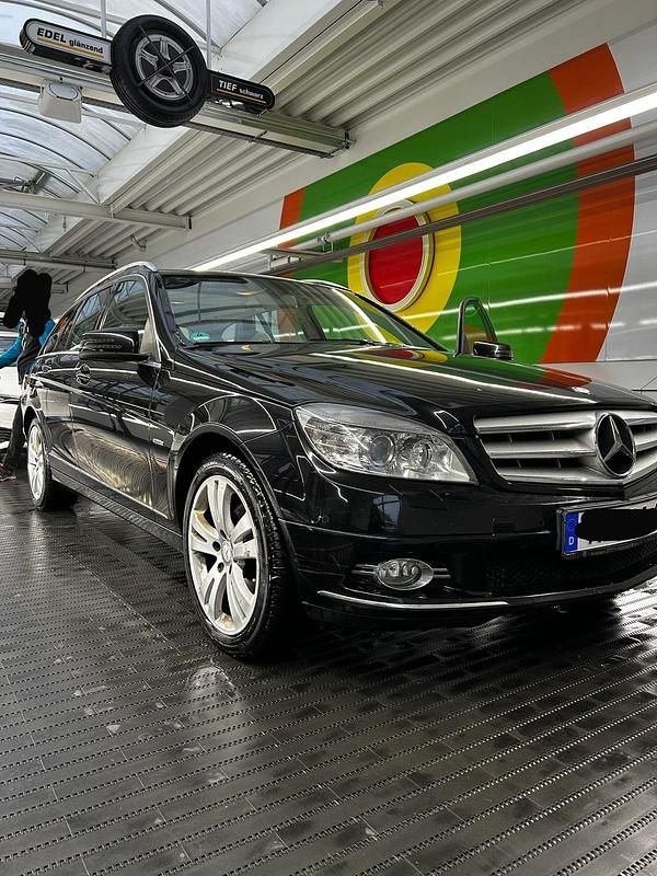 Gebraucht Mercedes C220 170 PS (125 kW) 2011 Schwarz Limousine