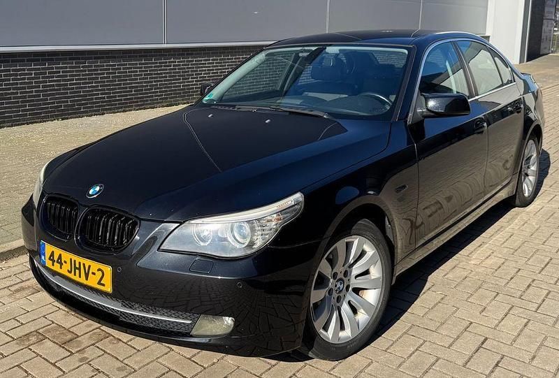 Schwarz Gebraucht 2009 BMW 520 Executive Limousine | 4.995 € (Guter Preis) - Bild 1/4