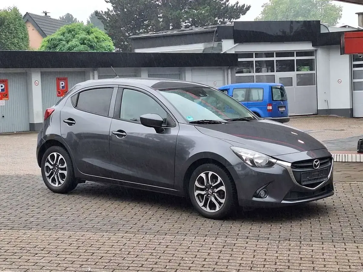 Gebraucht Mazda 2 Nakama 90 PS (66 kW) 2016 Meteorgreymet. Kleinwagen