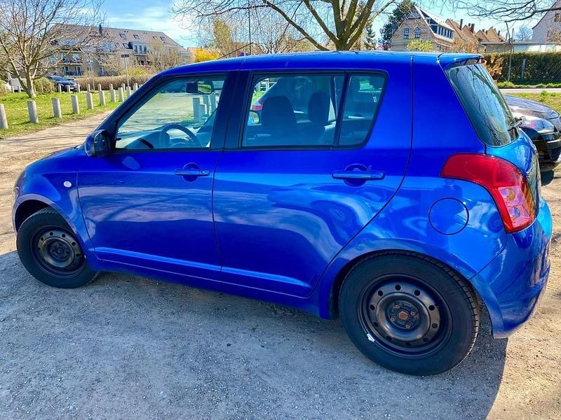 Second-hand Suzuki Swift 92 CP (67 kW) 2008 Albastru Hatchback