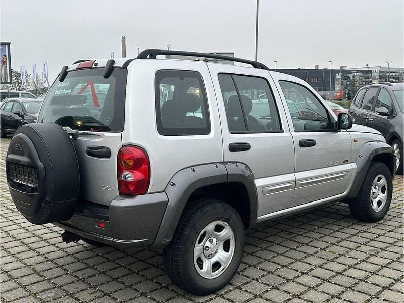 Gebraucht Jeep Cherokee Sport 150 PS (110 kW) 2003 Silber SUV