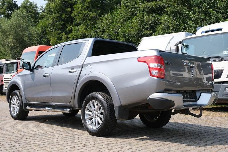 Gebraucht Mitsubishi L200 181 PS (133 kW) 2015 Grau Abholung