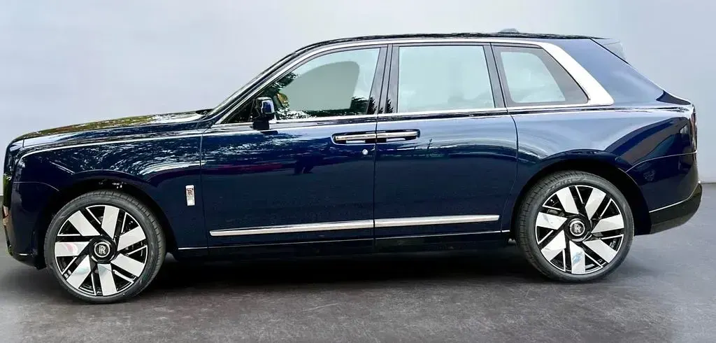 Neu Rolls Royce Cullinan 571 PS (419 kW) 2026 Blau SUV