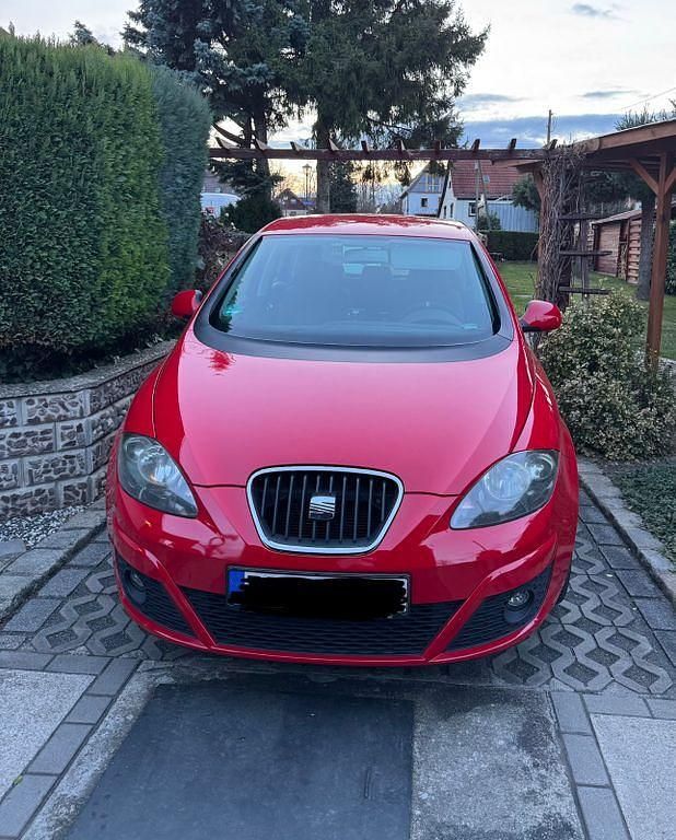 Gebraucht Seat Altea Ecomotive 105 PS (77 kW) 2011 Rot Van / Kleinbus