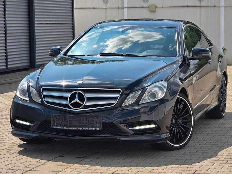 Schwarz Gebraucht 2013 Mercedes E250 AMG Coupé | 7.900 € (Superpreis) - Bild 1/4
