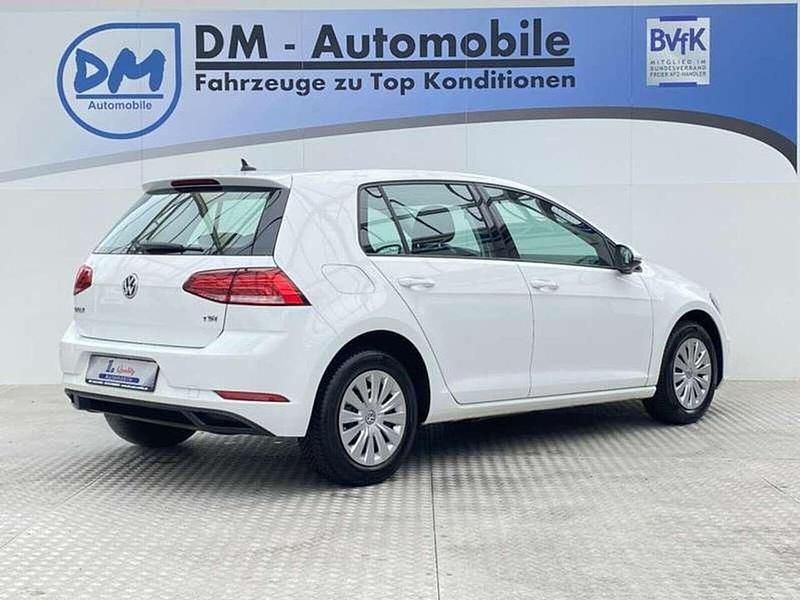 Gebraucht VW Golf VII 110 PS (80 kW) 2017 Weiß Limousine