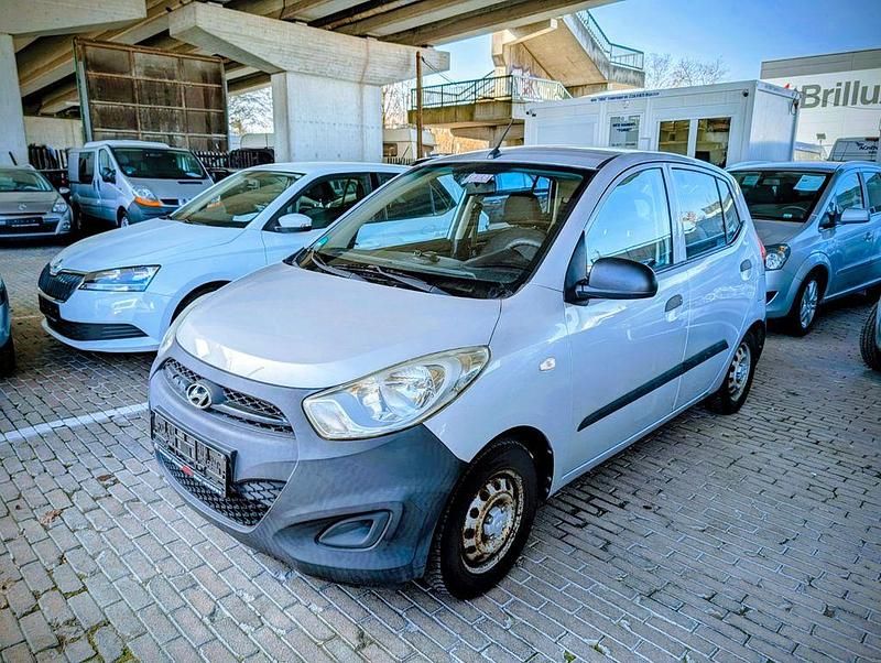 Gebraucht Hyundai i10 69 PS (50 kW) 2012 Silber Kleinwagen