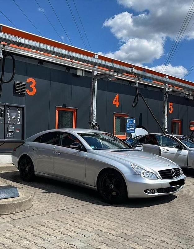 Silber Gebraucht 2005 Mercedes CLS350 Limousine | 9.999 € (Etwas zu teuer) - Bild 1/4