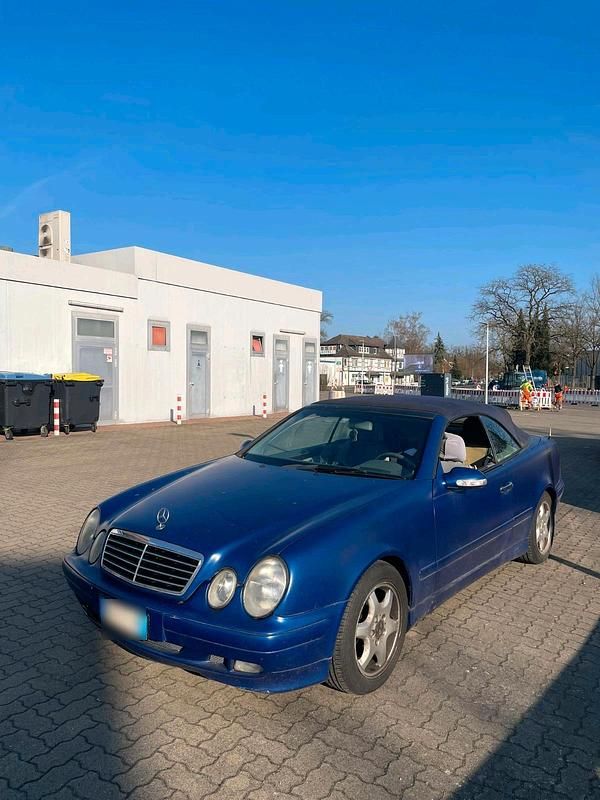 Gebraucht Mercedes CLK200 2012 Blau Cabrio
