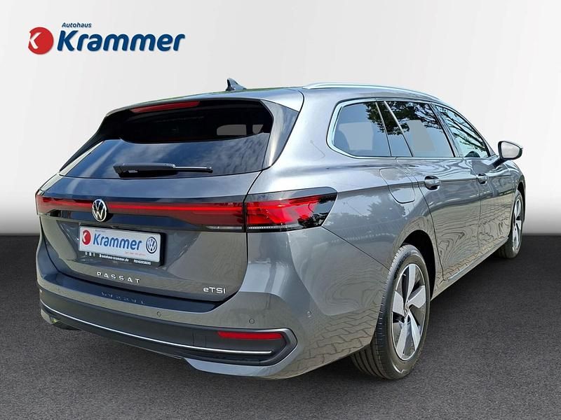 Gebraucht VW Passat Business 150 PS (110 kW) 2025 Grau Kombi