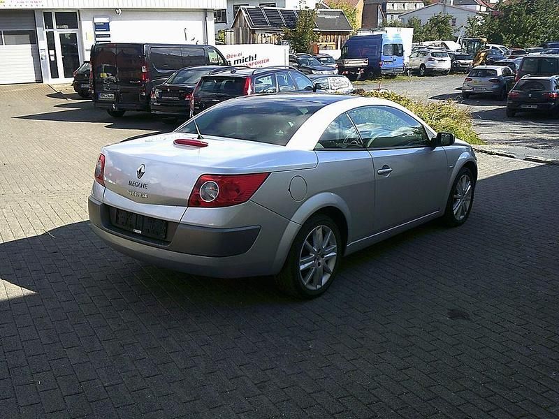 Gebraucht Renault Mégane Cabriolet Dynamique 131 PS (96 kW) 2006 Silber Cabrio