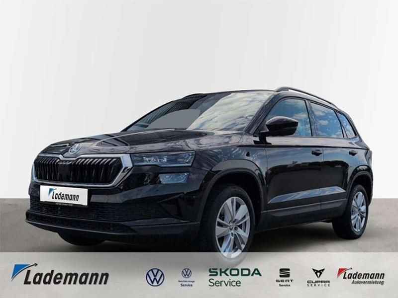 Schwarzmagic perleffekt Gebraucht 2024 Skoda Karoq Selection SUV | 31.229 € (Guter Preis) - Bild 1/4