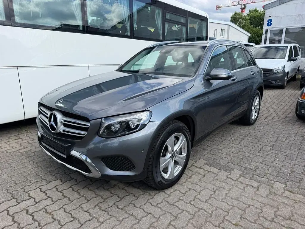 Gebraucht Mercedes GLC250 204 PS (150 kW) 2018 Grau (metallic) SUV