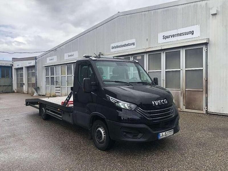 Gebraucht Iveco Daily 175 PS (128 kW) 2023 Schwarz Van / Kleinbus