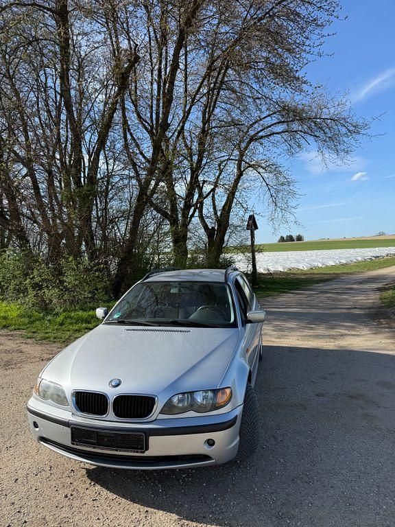 Gebraucht BMW 318 143 PS (105 kW) 2005 Silber Kombi