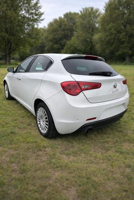 Gebraucht Alfa Romeo Giulietta Turismo 170 PS (125 kW) 2011 Weiß Kleinwagen