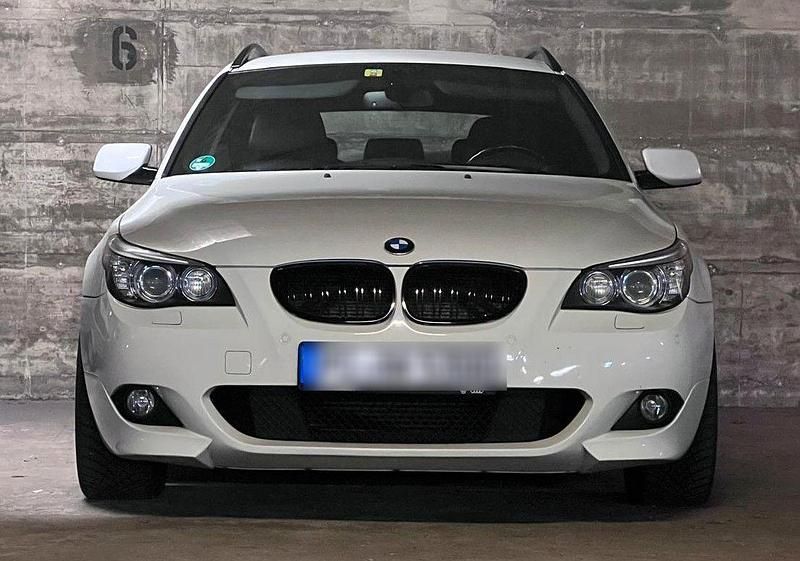 Weiß Gebraucht 2007 BMW 530 M Sport Kombi | 6.500 € (Fairer Preis) - Bild 1/4