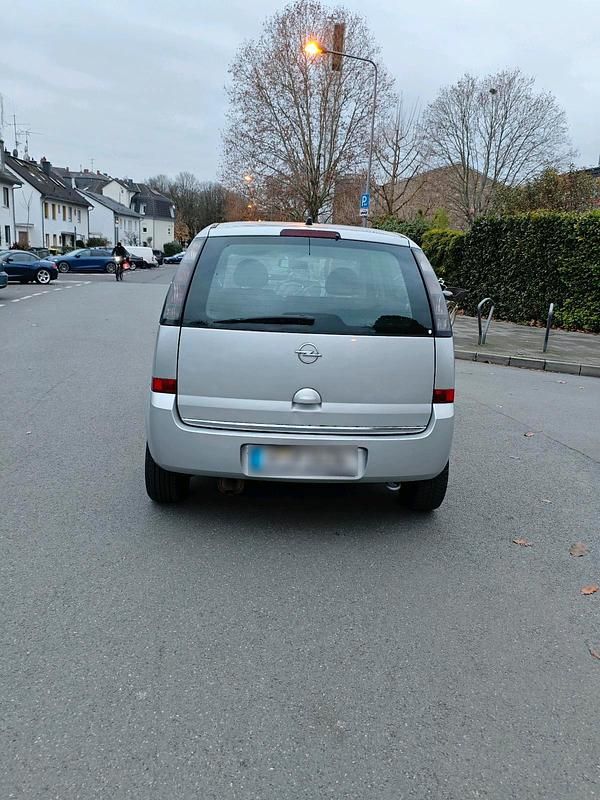 Gebraucht Opel Meriva 89 PS (65 kW) 2006 Silber Van / Kleinbus